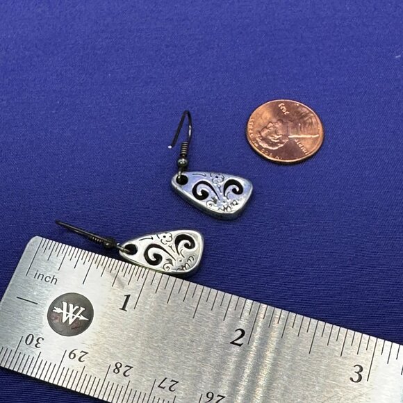 Brighton "Brazilian Hearts Open Swirl Design Dangle Fishhook Earrings - Picture 8 of 8